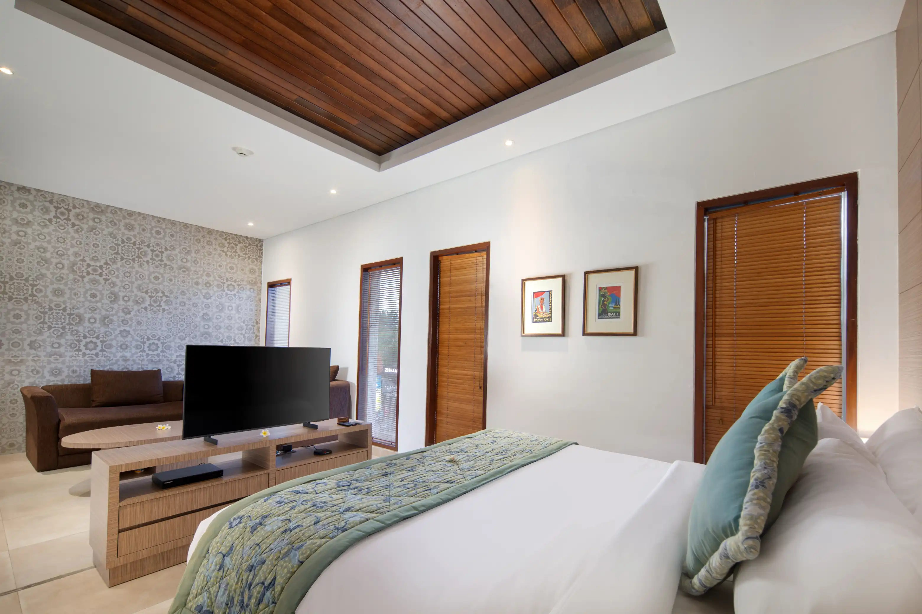 Grand Deluxe with Boat Return Transfer and Shuttle Denpasar - Sanur - Denpasar Lembongan Beach Club Resort